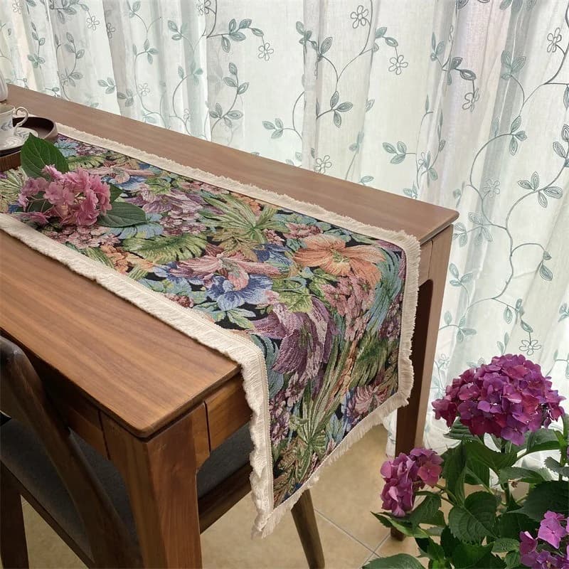 Vintage tekač z motivom oljne slike za jedilno mizo in TV omarico